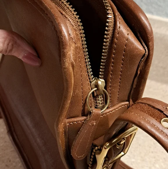 Vintage Coach Cognac Brown Leather Crossbody Bag - Picture 13 of 16